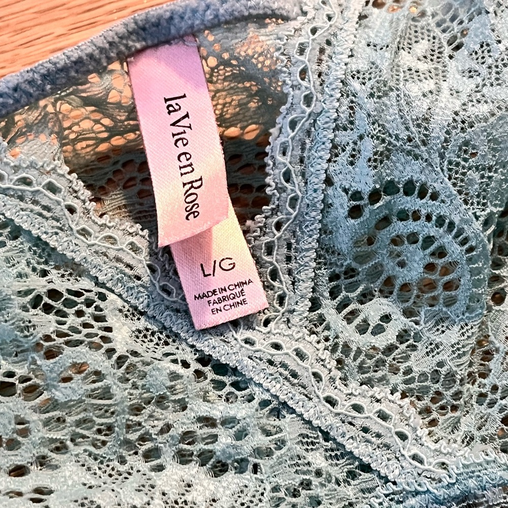 Lace la Vie en Rose Cami - Picture 2 of 2